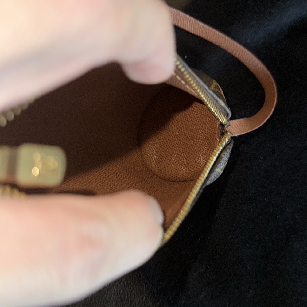 Women’s or Men's Lou’s Vuitton Mini Papillion pochette w Monogram print. 10/10. - Picture 14 of 17